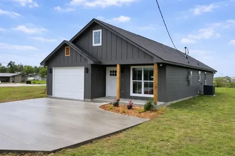 309 Wheelock Street Franklin TX 77836