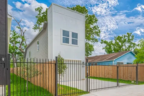 7307 W Knoll Street Houston TX 77028