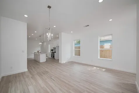 7307 W Knoll Street Houston TX 77028