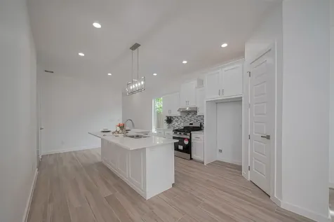 7307 W Knoll Street Houston TX 77028