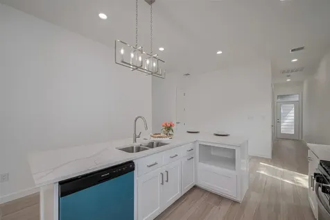 7307 W Knoll Street Houston TX 77028