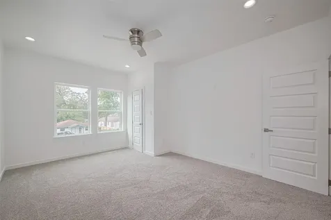 7307 W Knoll Street Houston TX 77028