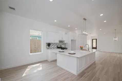 7307 W Knoll Street Houston TX 77028