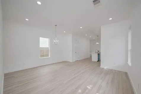 7307 W Knoll Street Houston TX 77028