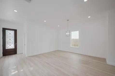 7307 W Knoll Street Houston TX 77028