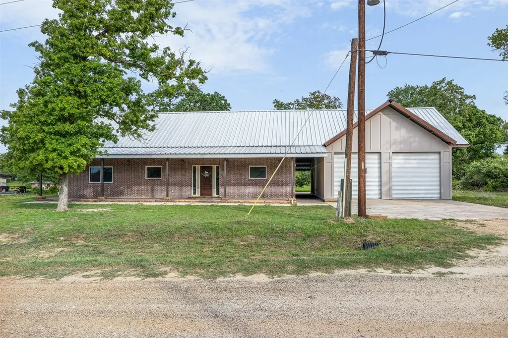 3 Golfclub Drive Normangee TX 77871