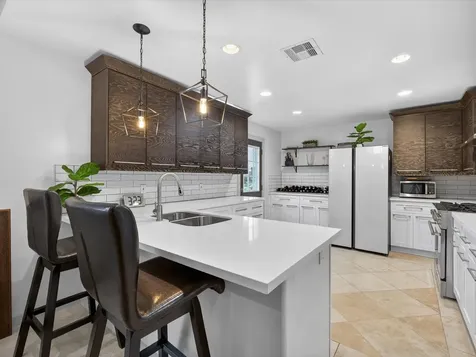 2522 Baycrest Drive Houston TX 77058