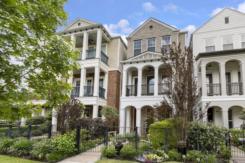 262 Breezy Way The Woodlands TX 77380