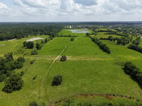 41115 Community Road Magnolia TX 77354