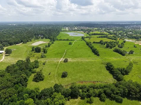 41115 Community Road Magnolia TX 77354