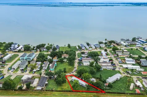 118 Canvasback N Baytown TX 77523