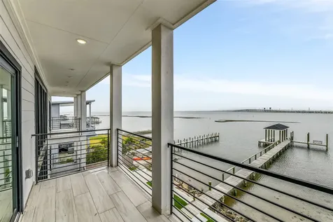 9208 W Bay Road Galveston TX 77554