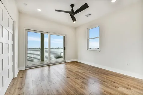 9208 W Bay Road Galveston TX 77554