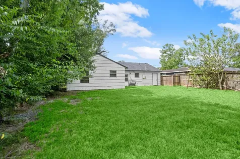 5219 Myrtlewood Street Houston TX 77033