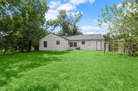 5219 Myrtlewood Street Houston TX 77033