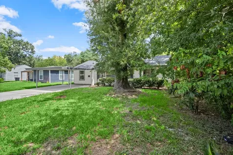 5219 Myrtlewood Street Houston TX 77033
