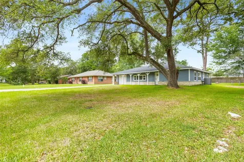 315 Roundabout Road Huntsville TX 77320