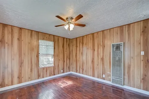 4905 Brinkley Street Houston TX 77033
