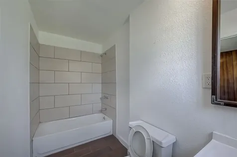 4905 Brinkley Street Houston TX 77033