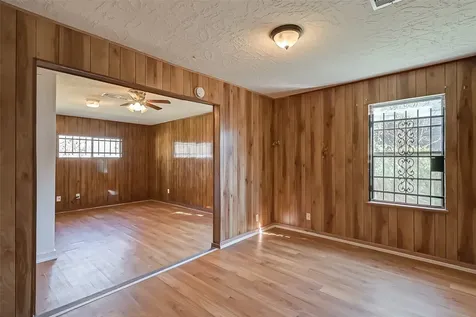 4905 Brinkley Street Houston TX 77033