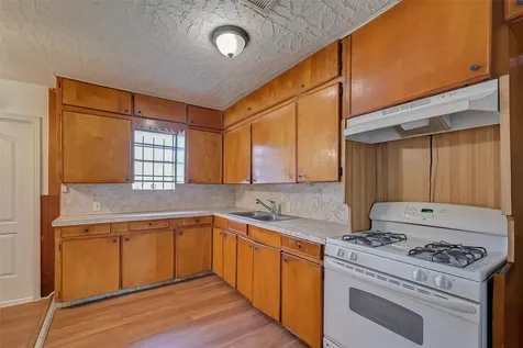 4905 Brinkley Street Houston TX 77033