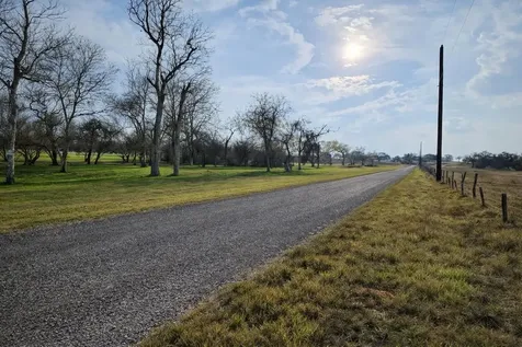 1655 County Road 412 Stockdale TX 78160