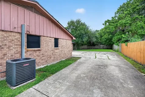 7626 Verdinell Street Baytown TX 77521