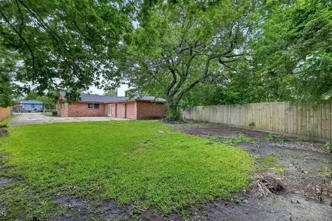 7626 Verdinell Street Baytown TX 77521