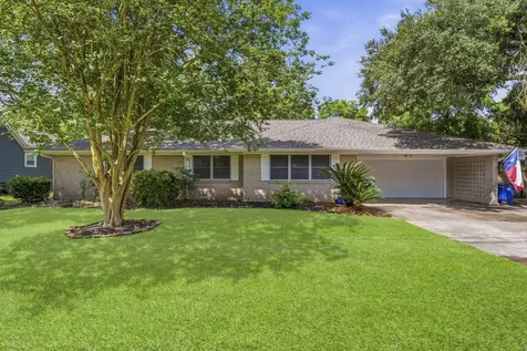 211 S Iowa Avenue League City TX 77573