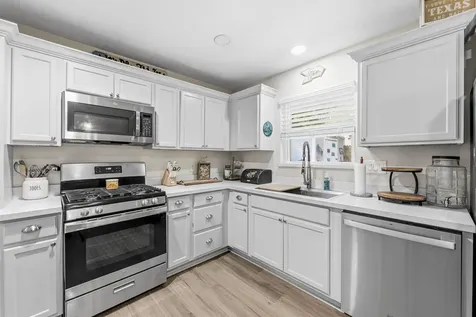 211 S Iowa Avenue League City TX 77573