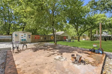 211 S Iowa Avenue League City TX 77573