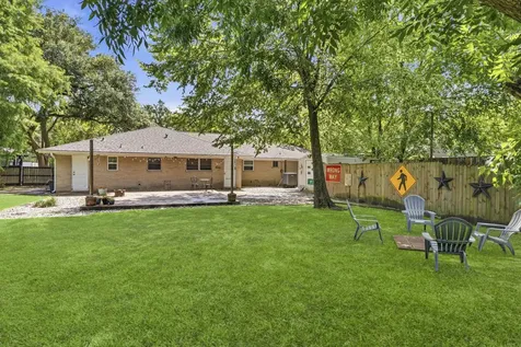 211 S Iowa Avenue League City TX 77573