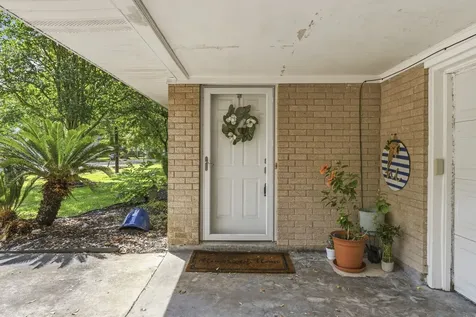 211 S Iowa Avenue League City TX 77573