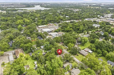 211 S Iowa Avenue League City TX 77573