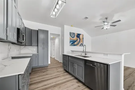7725 Hoffman Street B Houston TX 77016