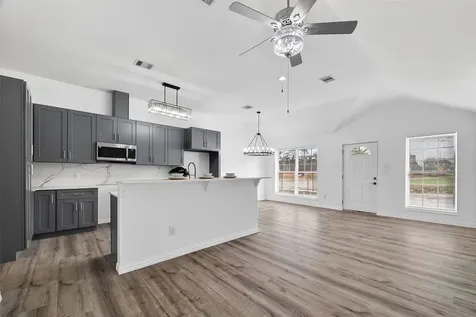 7725 Hoffman Street B Houston TX 77016