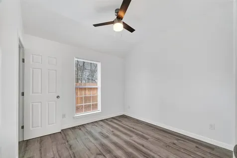 7725 Hoffman Street B Houston TX 77016