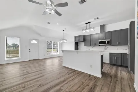7725 Hoffman Street B Houston TX 77016