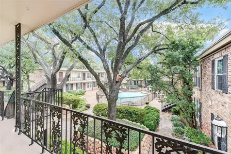 3224 Timmons Lane 166 Houston TX 77027