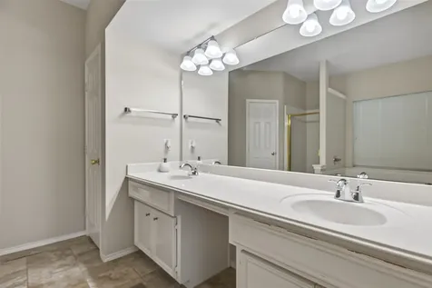 5911 Indian Hills Ln Lane Sugar Land TX 77479