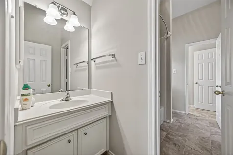 5911 Indian Hills Ln Lane Sugar Land TX 77479