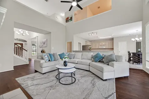 5911 Indian Hills Ln Lane Sugar Land TX 77479