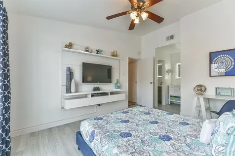 3506 Cove View Boulevard 1612 Galveston TX 77554