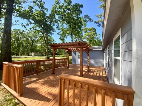 172 Pine Needle Street Onalaska TX 77360