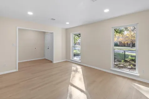 9610 Meadowglen Lane Houston TX 77063