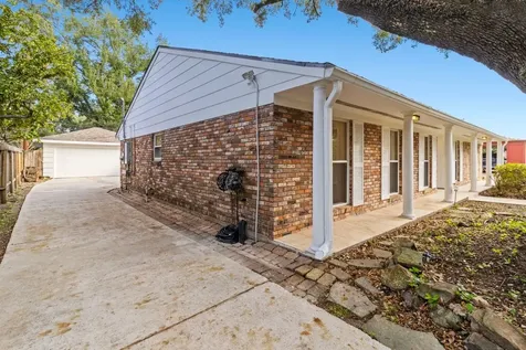 9610 Meadowglen Lane Houston TX 77063