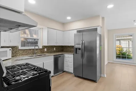 9610 Meadowglen Lane Houston TX 77063