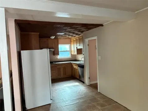 303 Magnusson Avenue Palacios TX 77465