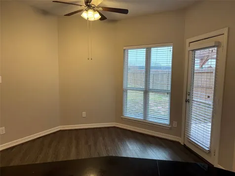 717 High Oaks Bellville TX 77418
