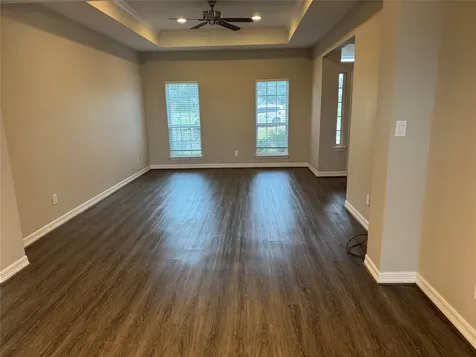 717 High Oaks Bellville TX 77418